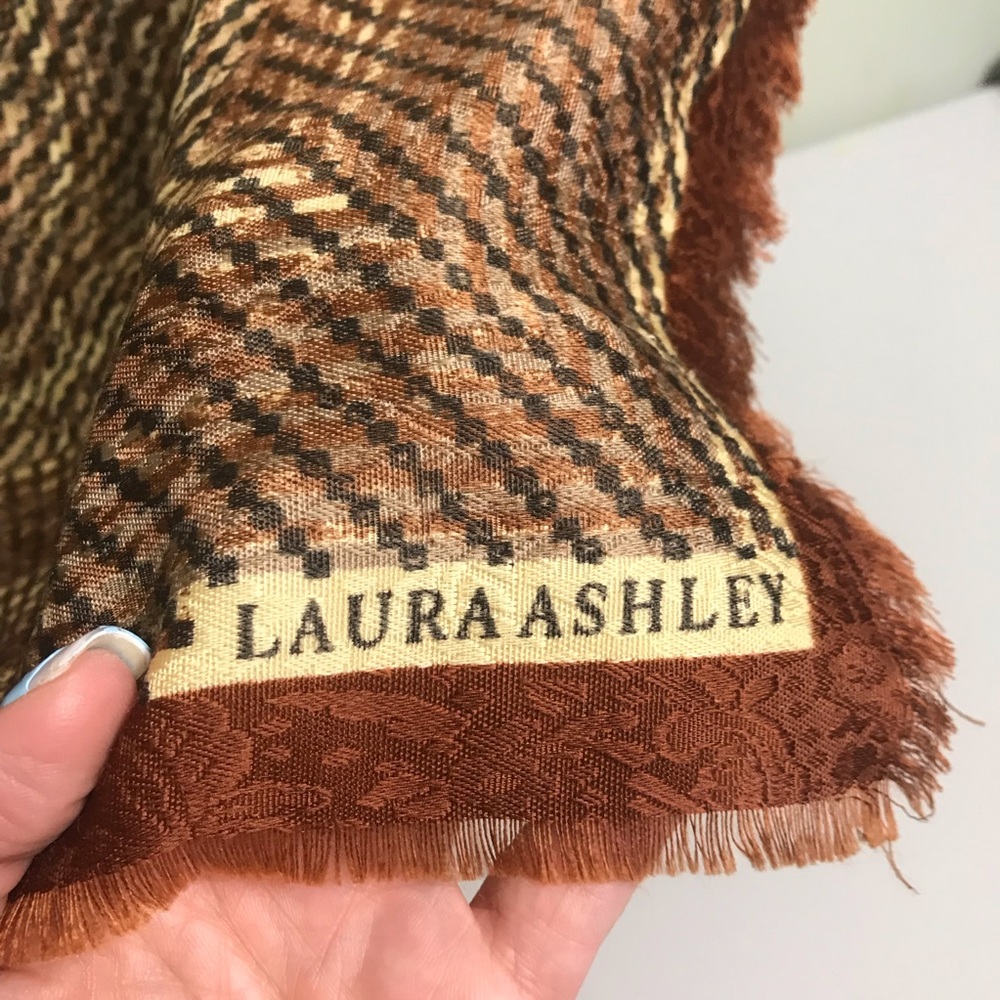 Laura Ashley Shawl Scarf Wrap, 55x52” EUC Tweedy Classic